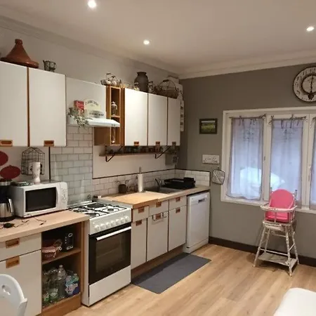 27, Sté Mère église